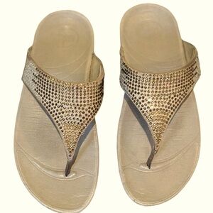 FlipFlops Brand Sandals Beige Platforms With Gold Bling Size 7 Runs Big